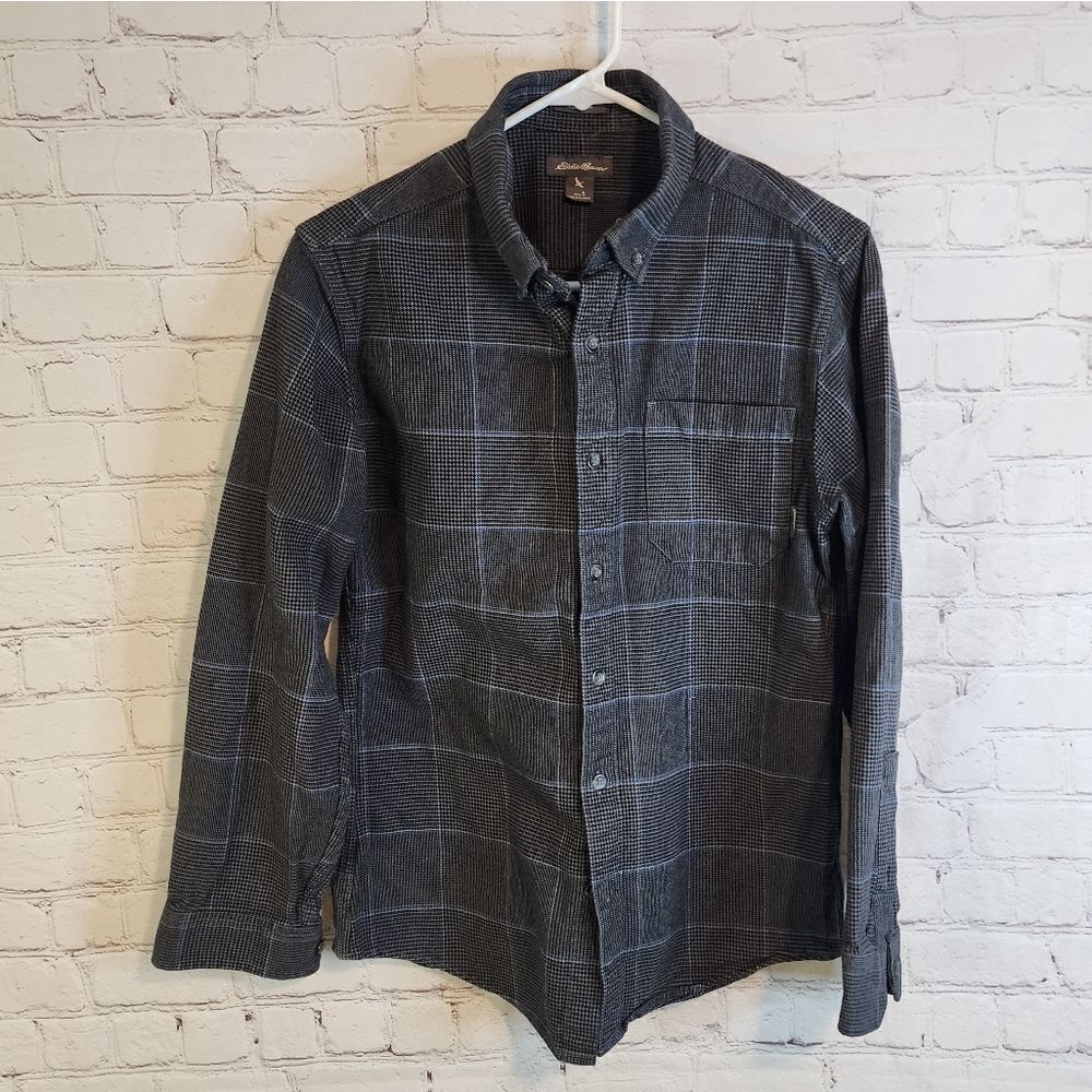 Men's Eddie Bauer "Classic Fit" longsleeve button-down shirt, size small